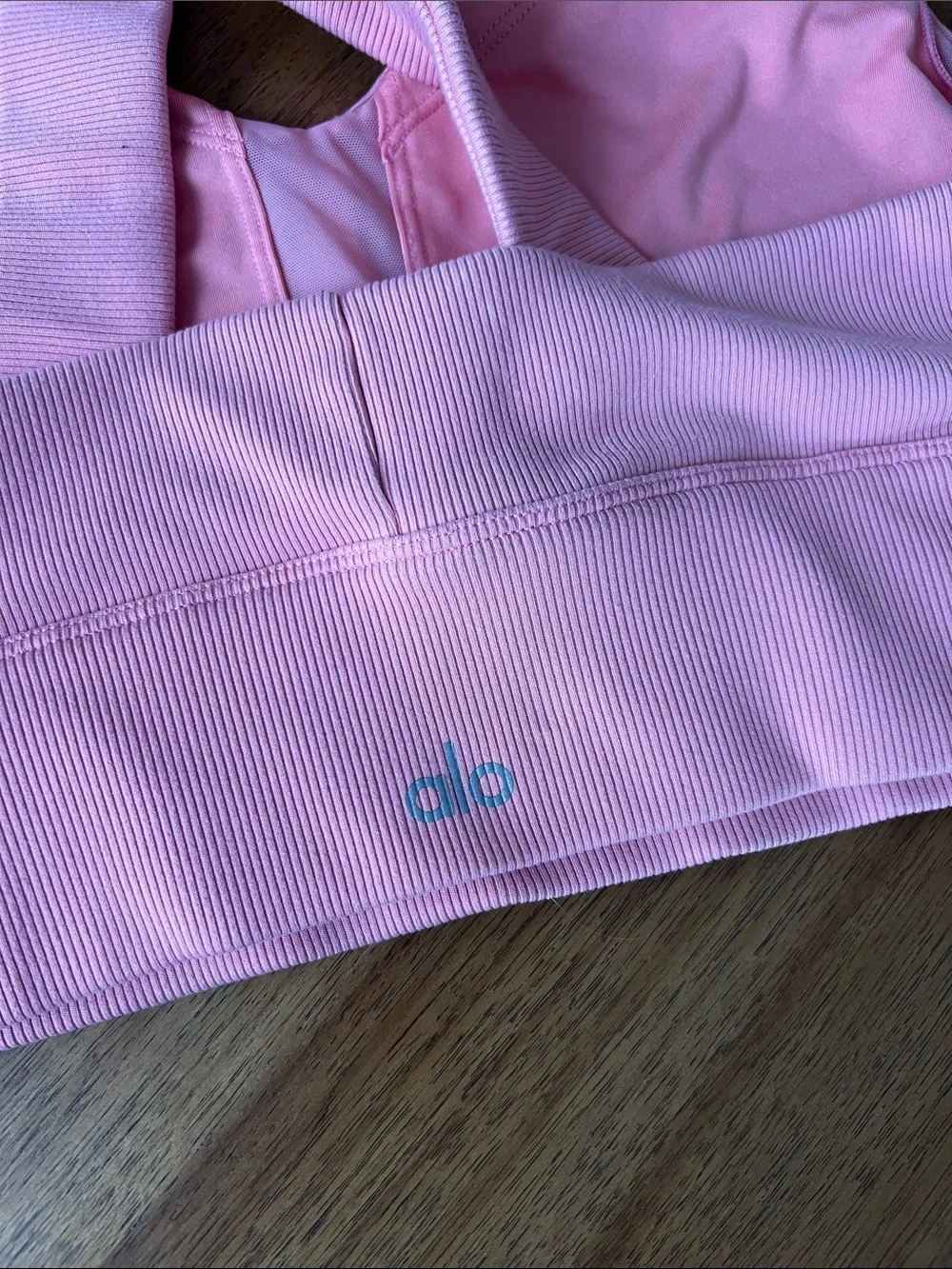 Alo Yoga Emulate Sports Bra Ribbed Pink Large